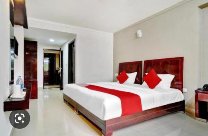 Aec Residency Hotel Alappuzha ภายนอก รูปภาพ