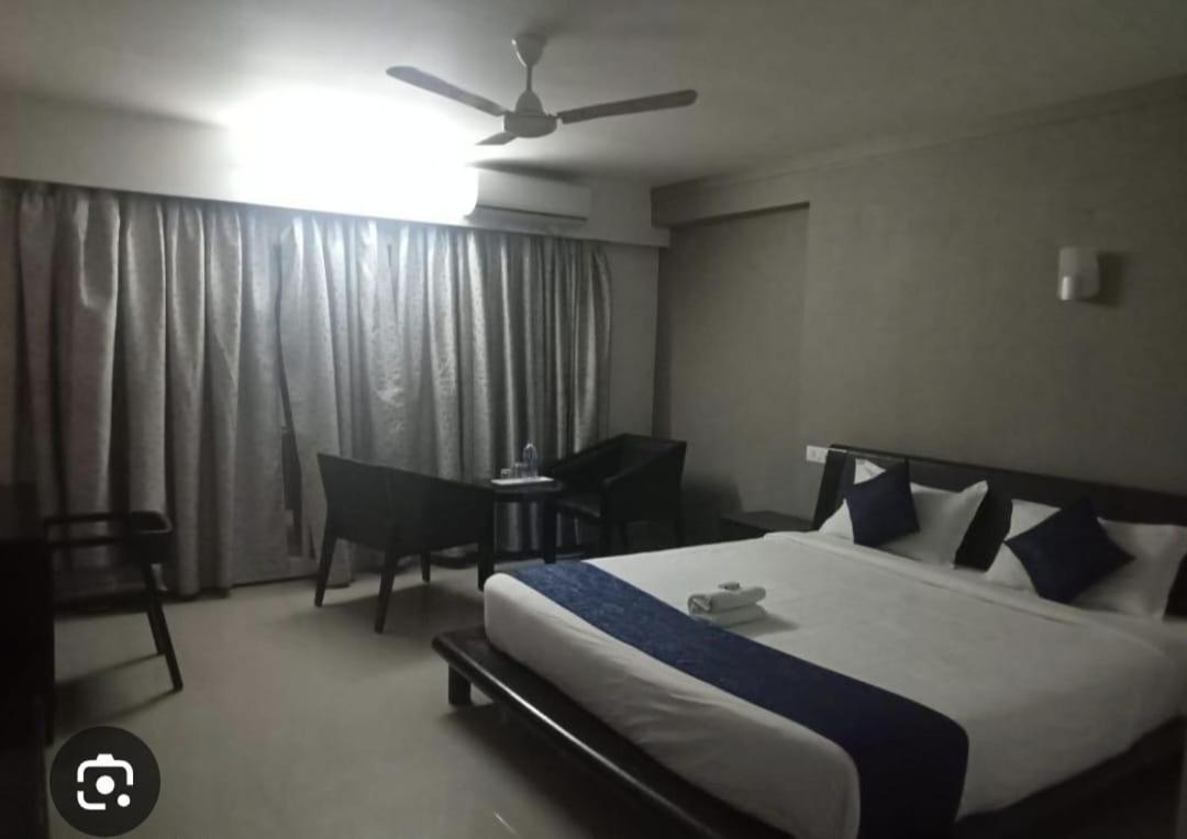 Aec Residency Hotel Alappuzha ภายนอก รูปภาพ